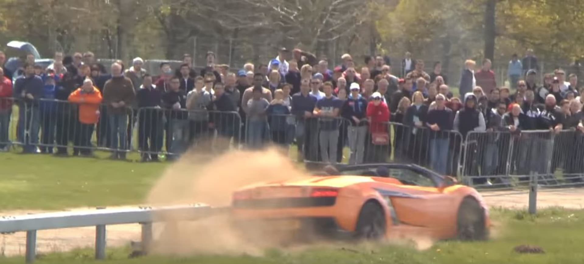 Neskutečně hloupá nehoda závodního Lamborghini