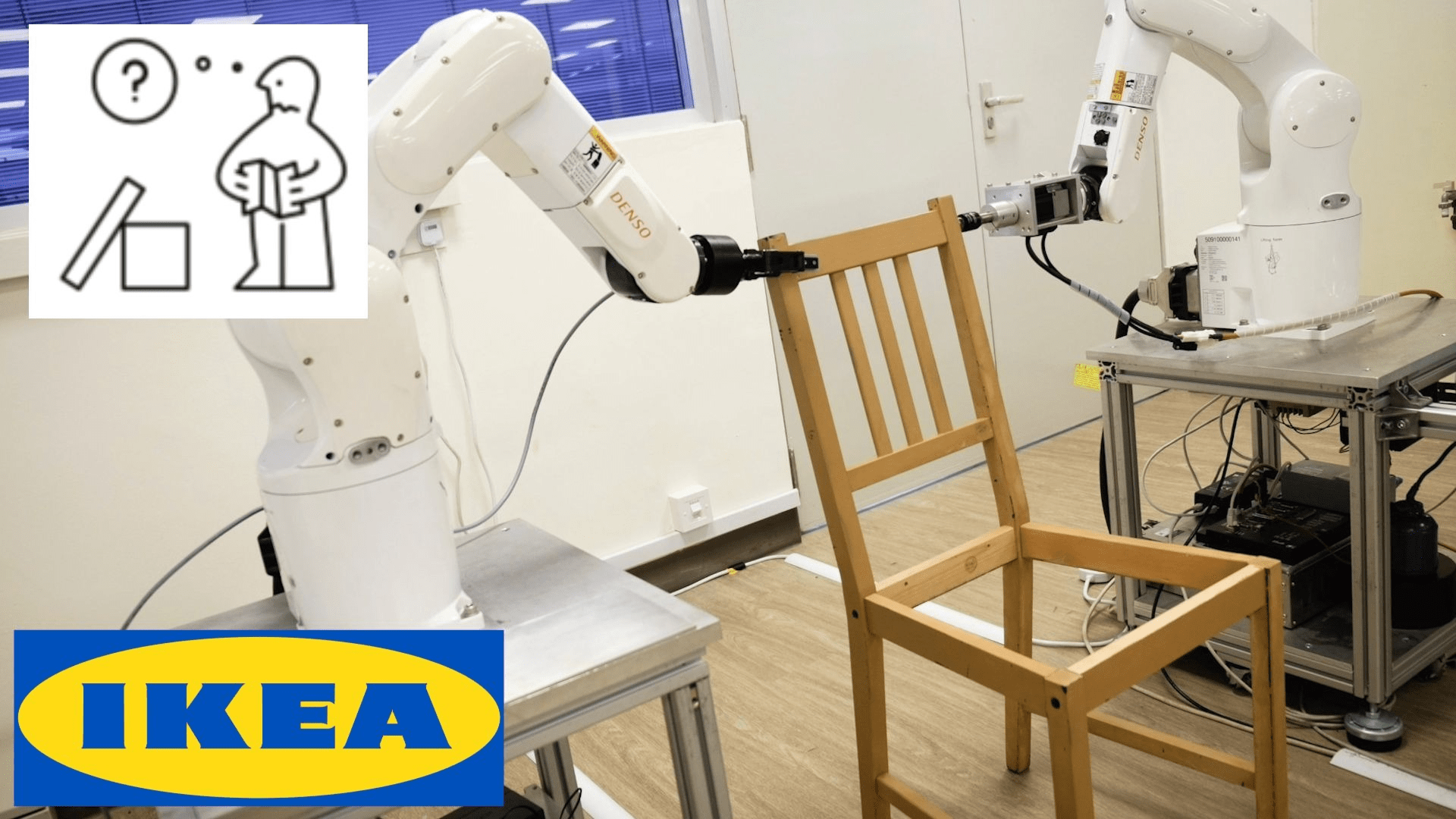 Robot sestavuje IKEA židli