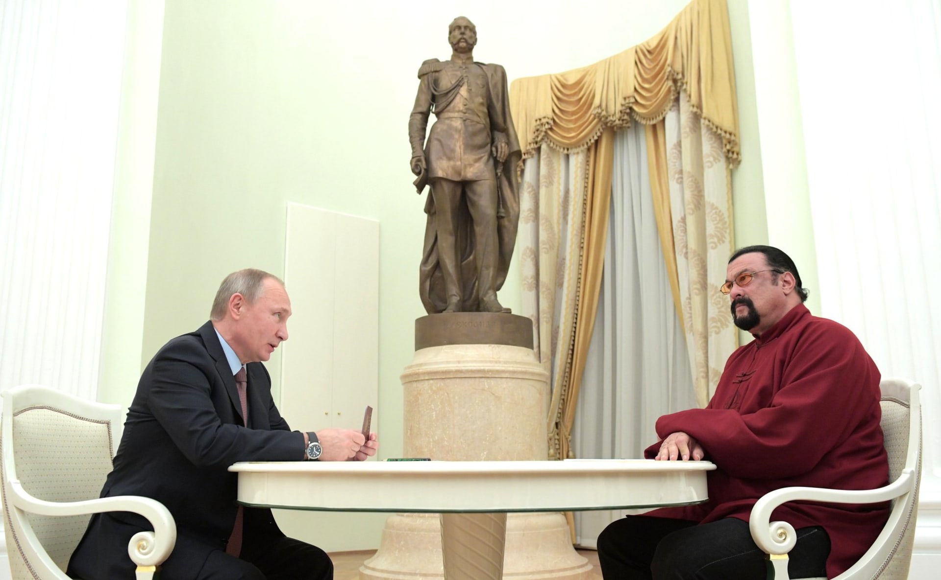 Vladimir Putin a Steven Seagal