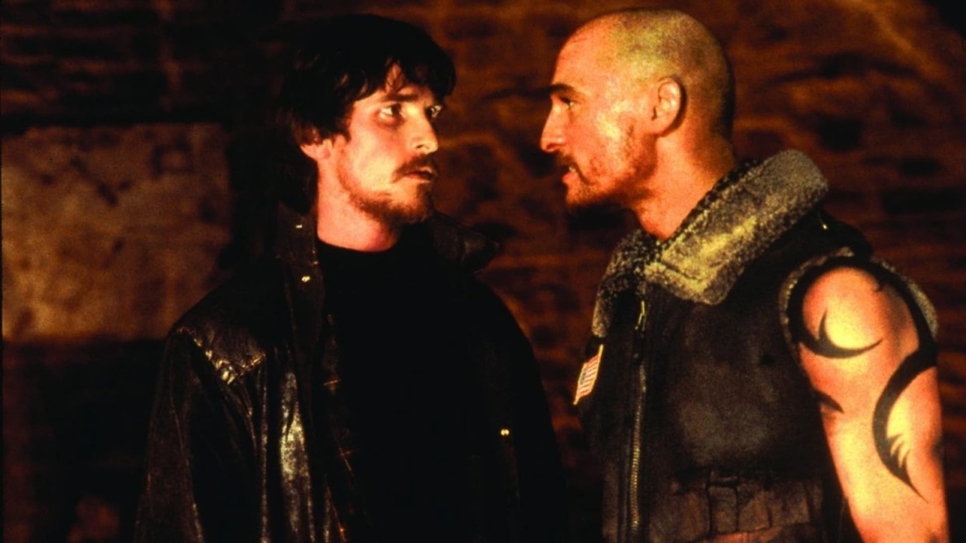 Christian Bale a Matthew McConaughey v Království ohně