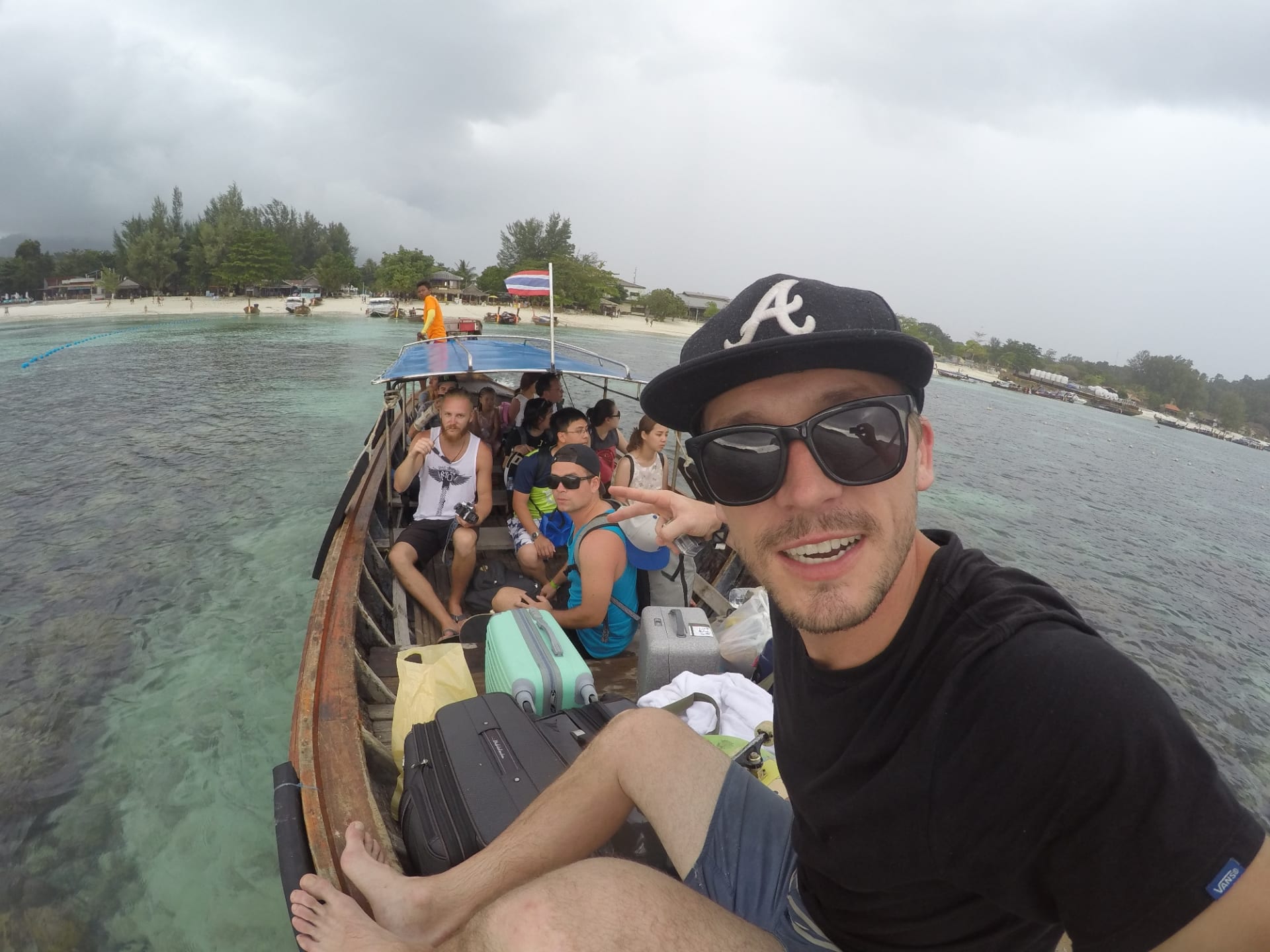 Tomášova selfie z příjezdu na Koh Lipe - naše thajská crew