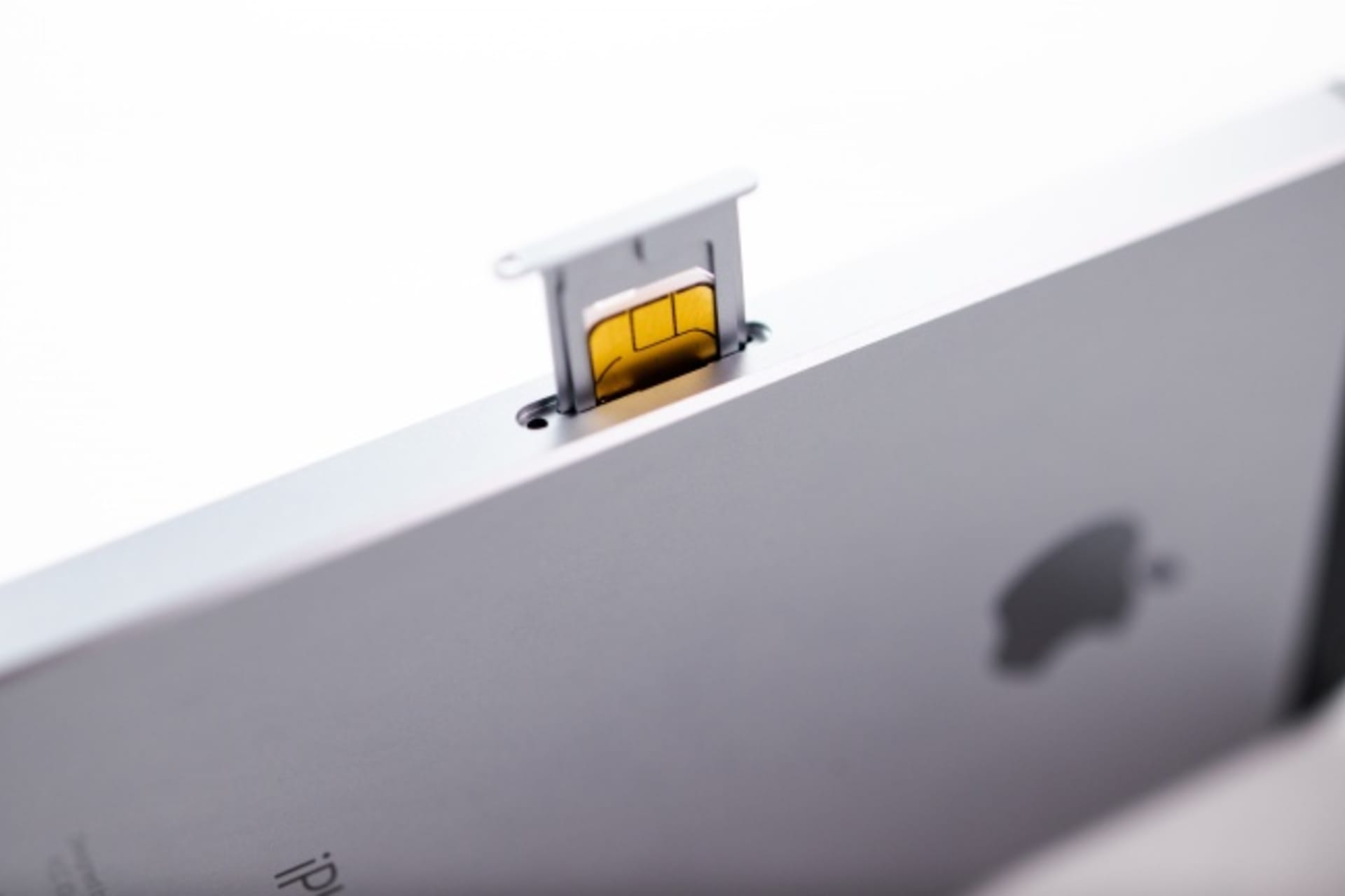 Třeba iPhone 5 má tento indikátor ve slotu pro SIMku. Je to taky jeden z prvních způsobů, jak v servisním středisku postupují, když posuzují, zda vám uznají reklamaci.