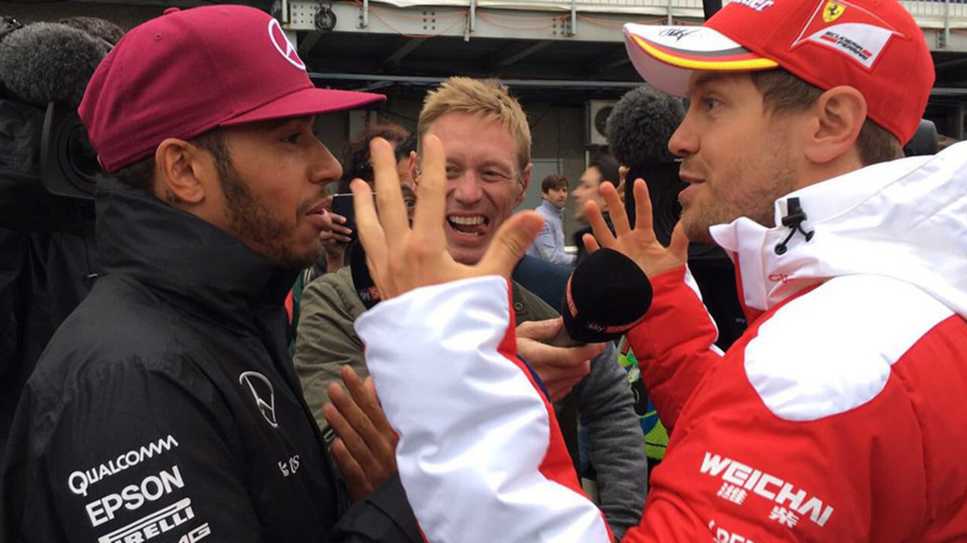 Hamilton a Vettel žertují o celém incidentu