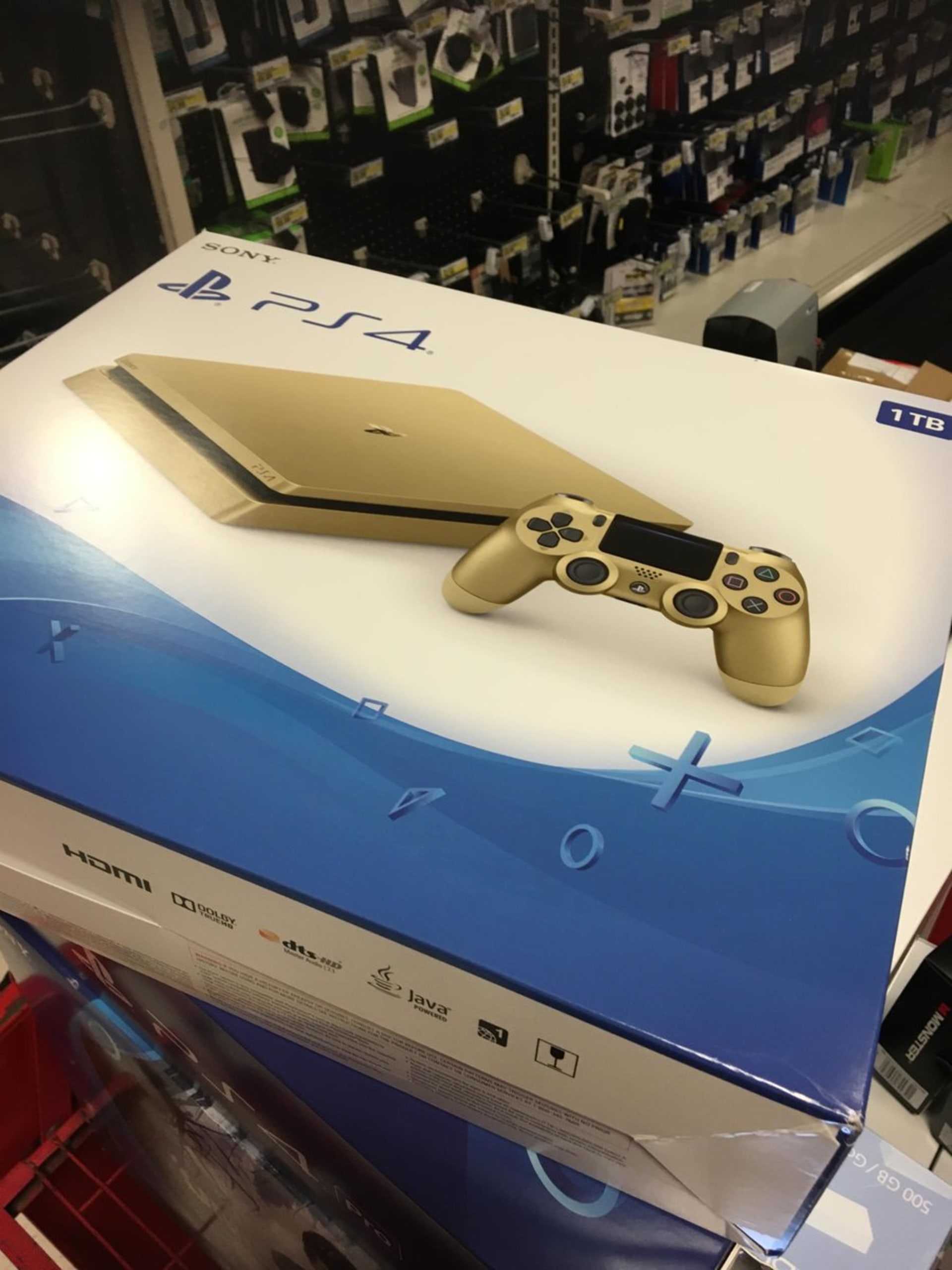Zlatá verze PlayStation 4 by se měla začít prodávat 11. června