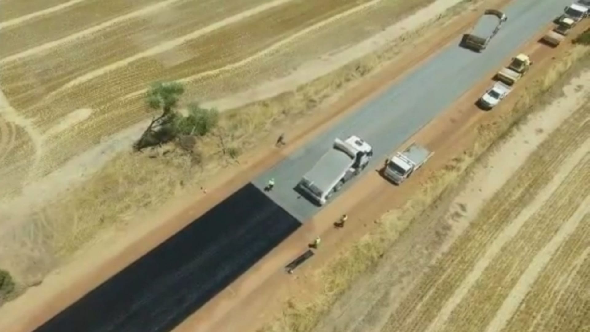 Australané postavili silnici za pár dnů