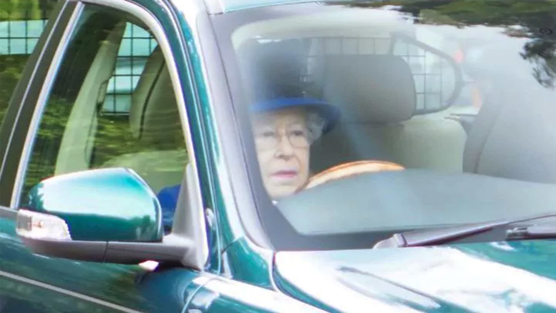 Britská královna Alžběta II. je vášnivá řidička.