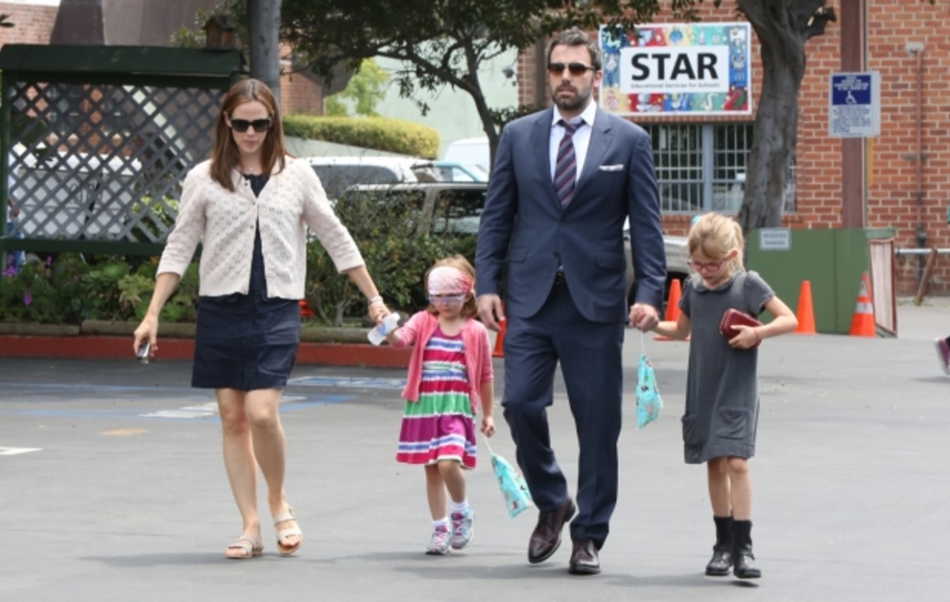 Ben Affleck s manželkou Jennifer Garner a dcerami Violet (vpravo) a Serephinou