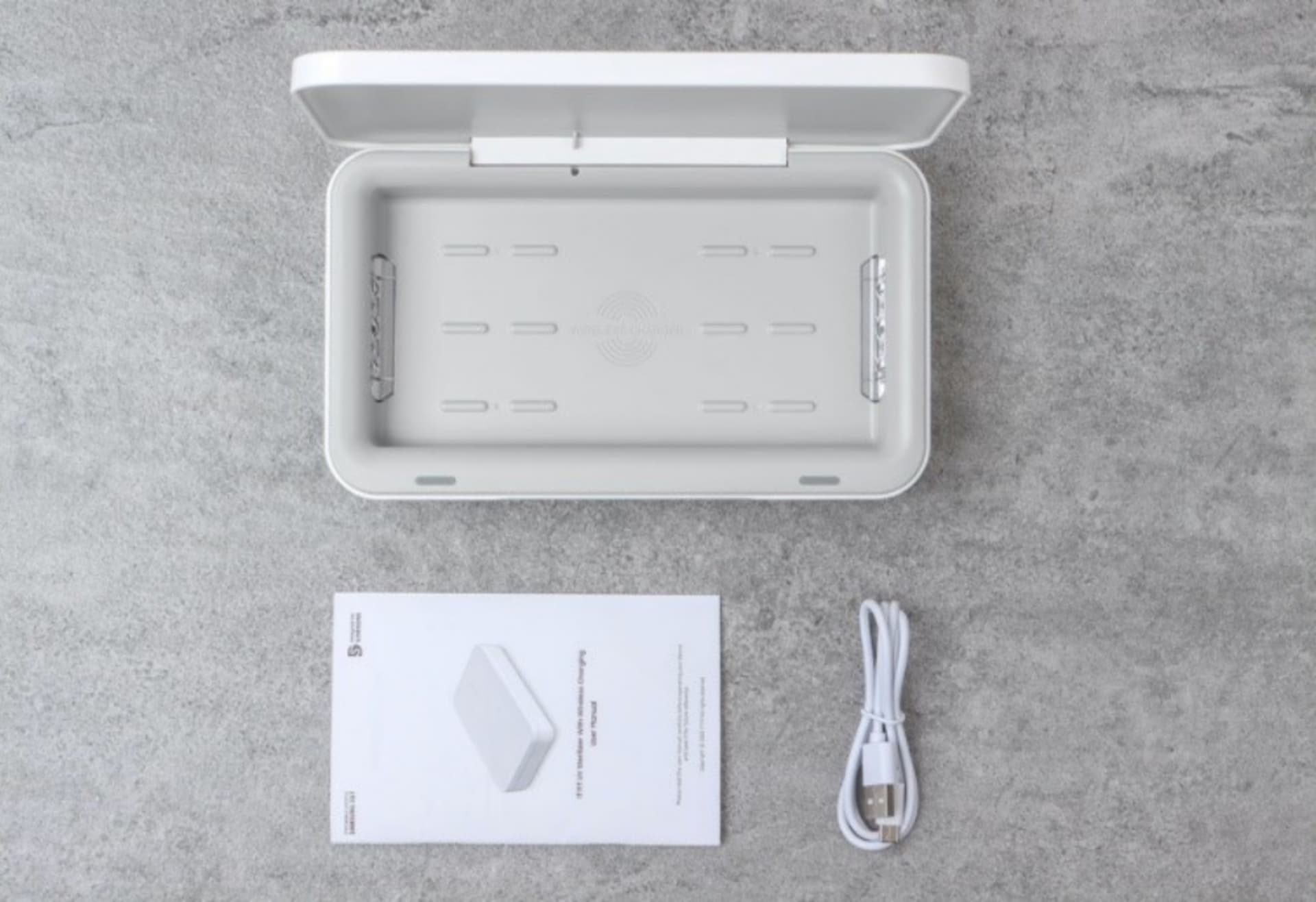 Samsung představil vlastní UV sterilizátor kombinovaný s bezdrátovou nabíječkou