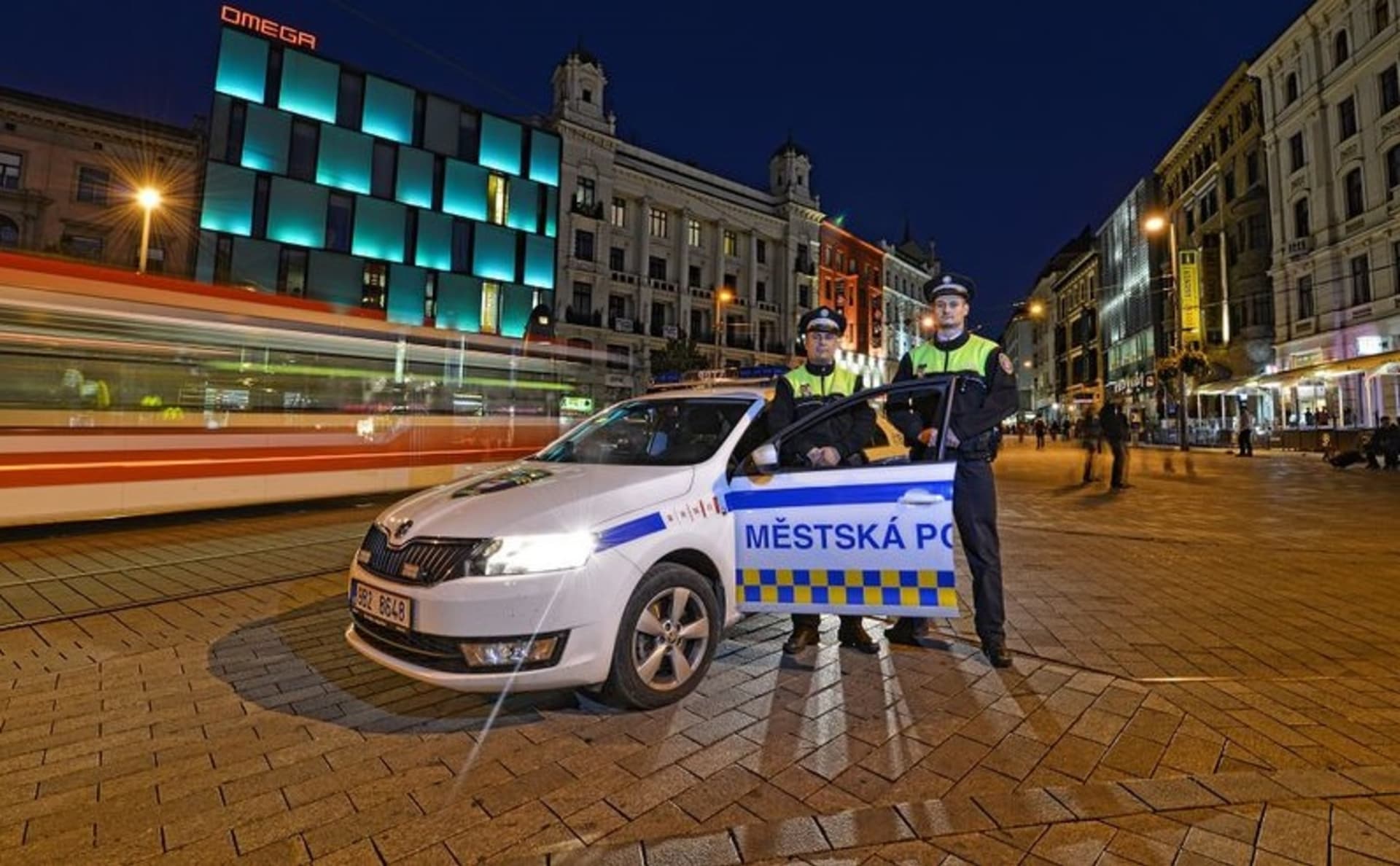 Absurdní pokuty v Brně. Strážníci trestají parkování zadkem k chodníku