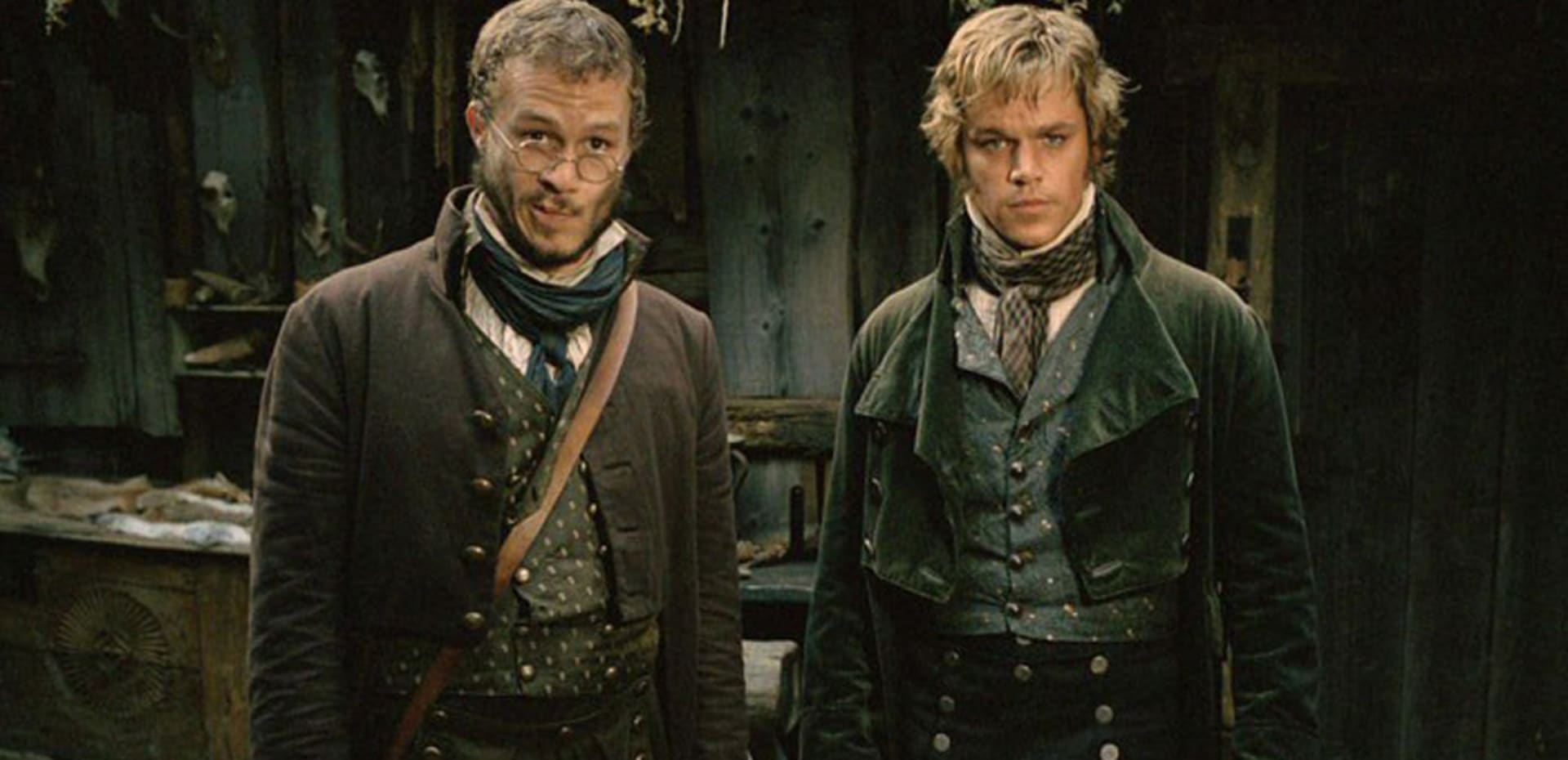 Matt Damon a Heath Ledger ve filmu Kletba bratří Grimmů