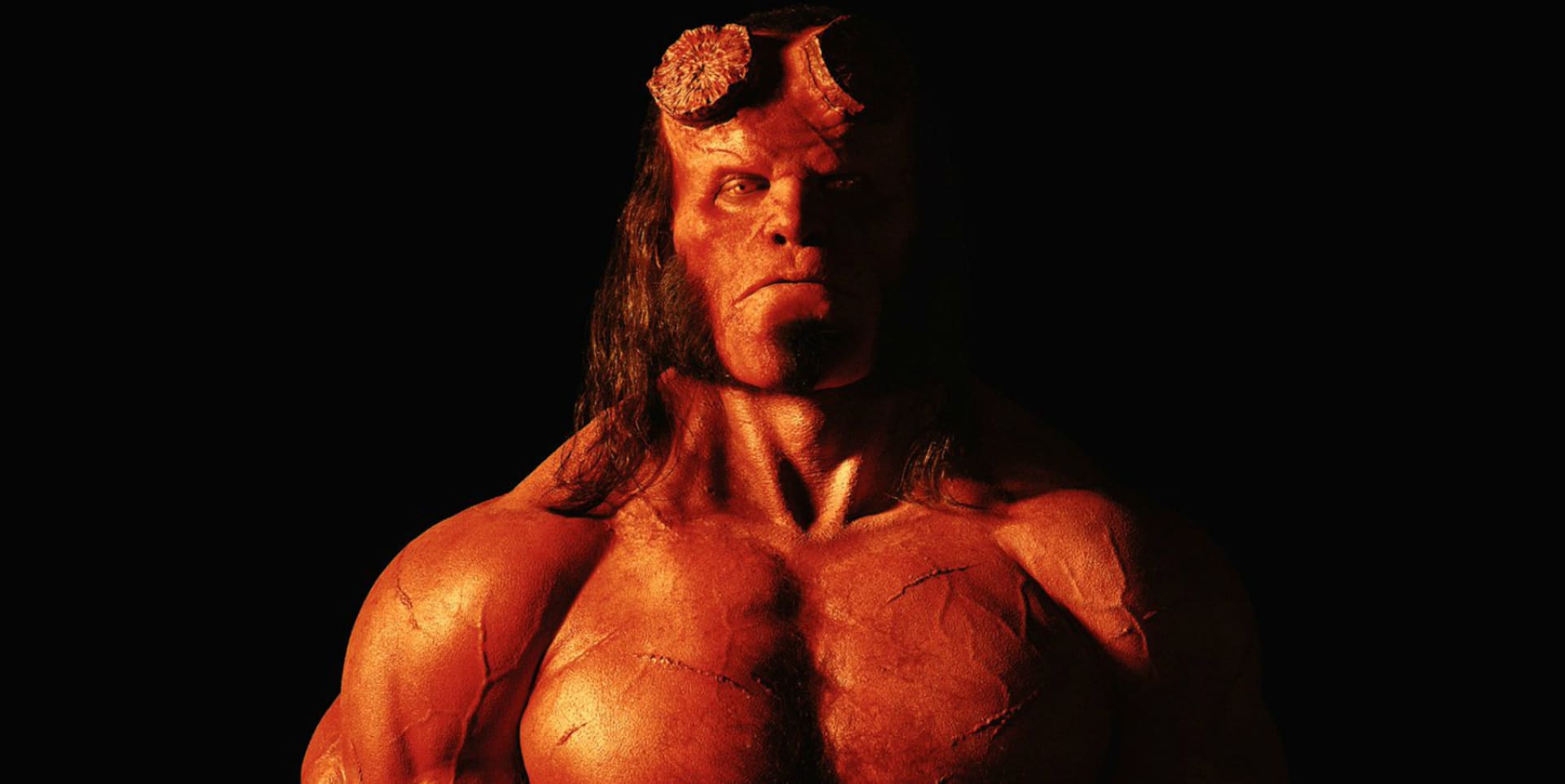 Takhle bude vypadat nový Hellboy s tváří Davida Harboura