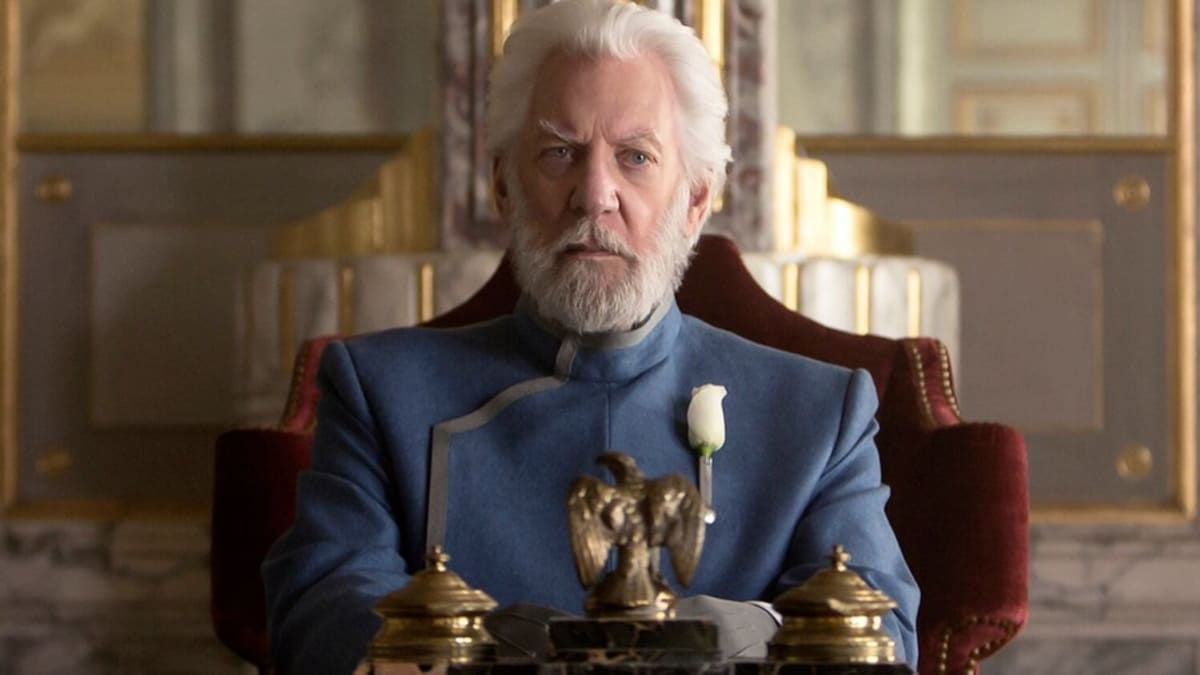 Prezident Snow z filmové série Hunger Games v podání Donalda Sutherlanda