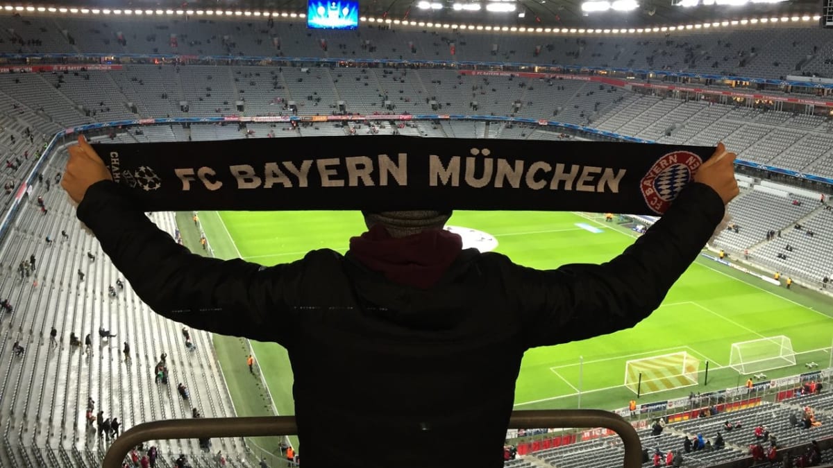 Na fotbalový stadion v Mnichově se vede 70.000 fanoušků!