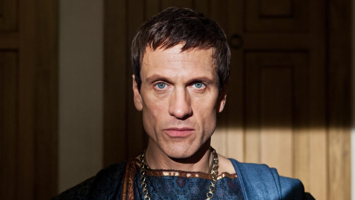 Simon Merrells jako Marcus Crassus