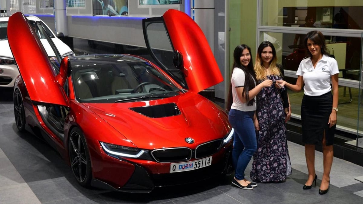 Princezna z Abu Dhabi dostala upravené BMW i8