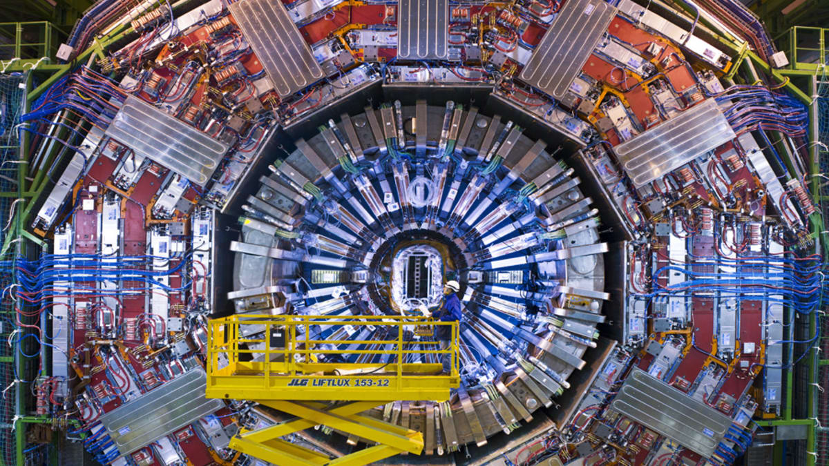 LHC, zdroj nových příběhů o konci vesmíru „since 2010“!