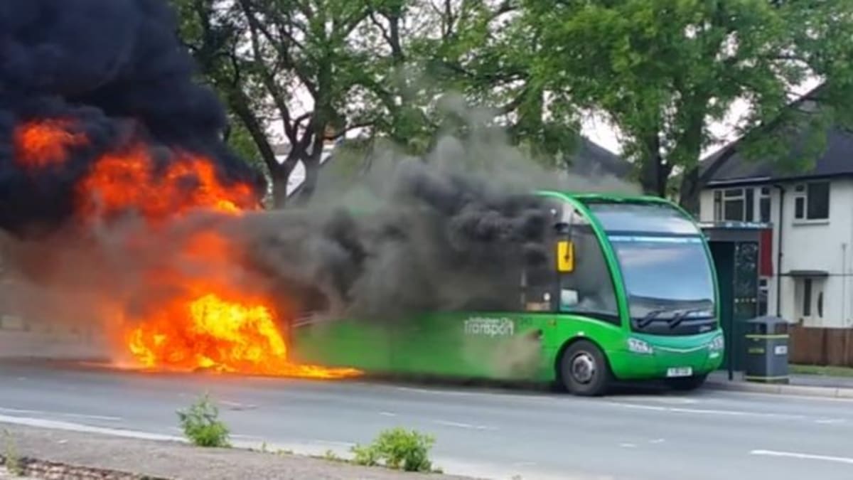 Ilustrační obrázek - Kvůli jízdence se vrátil do hořícího autobusu