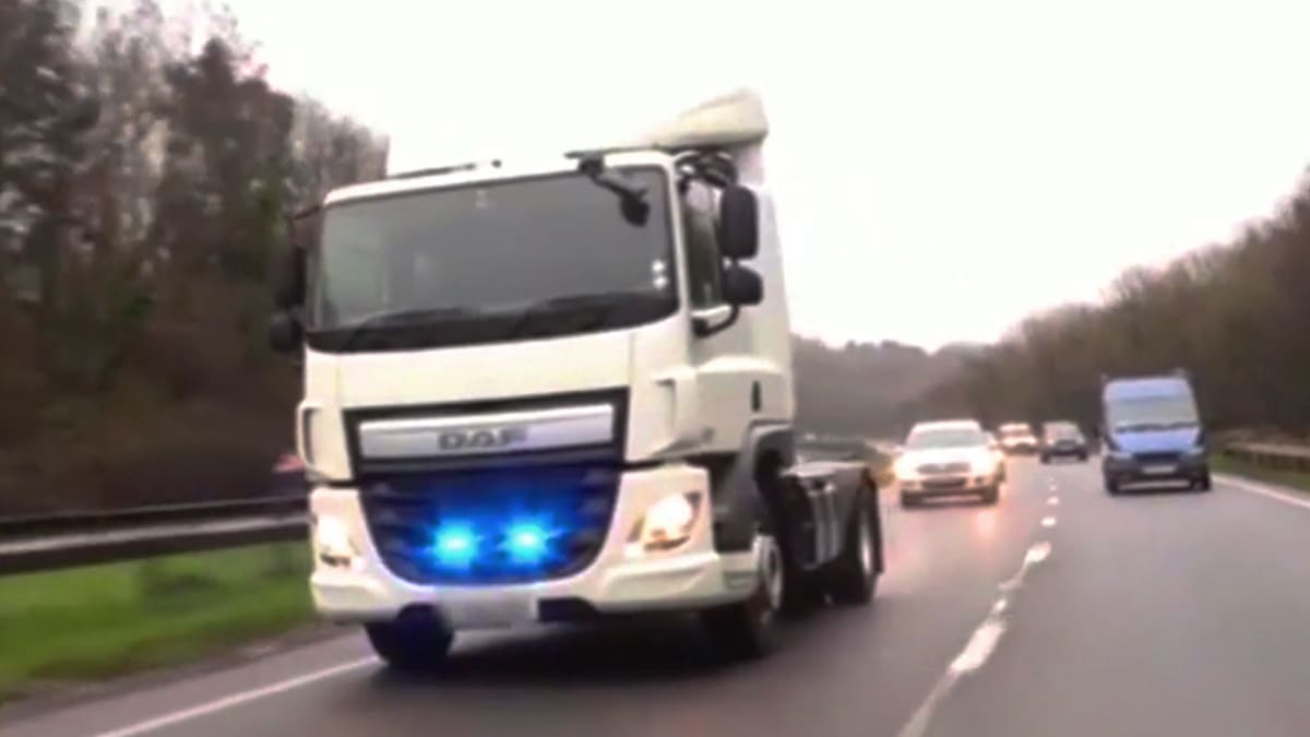 Místo Octavií v Británii maskují kamiony DAF.
