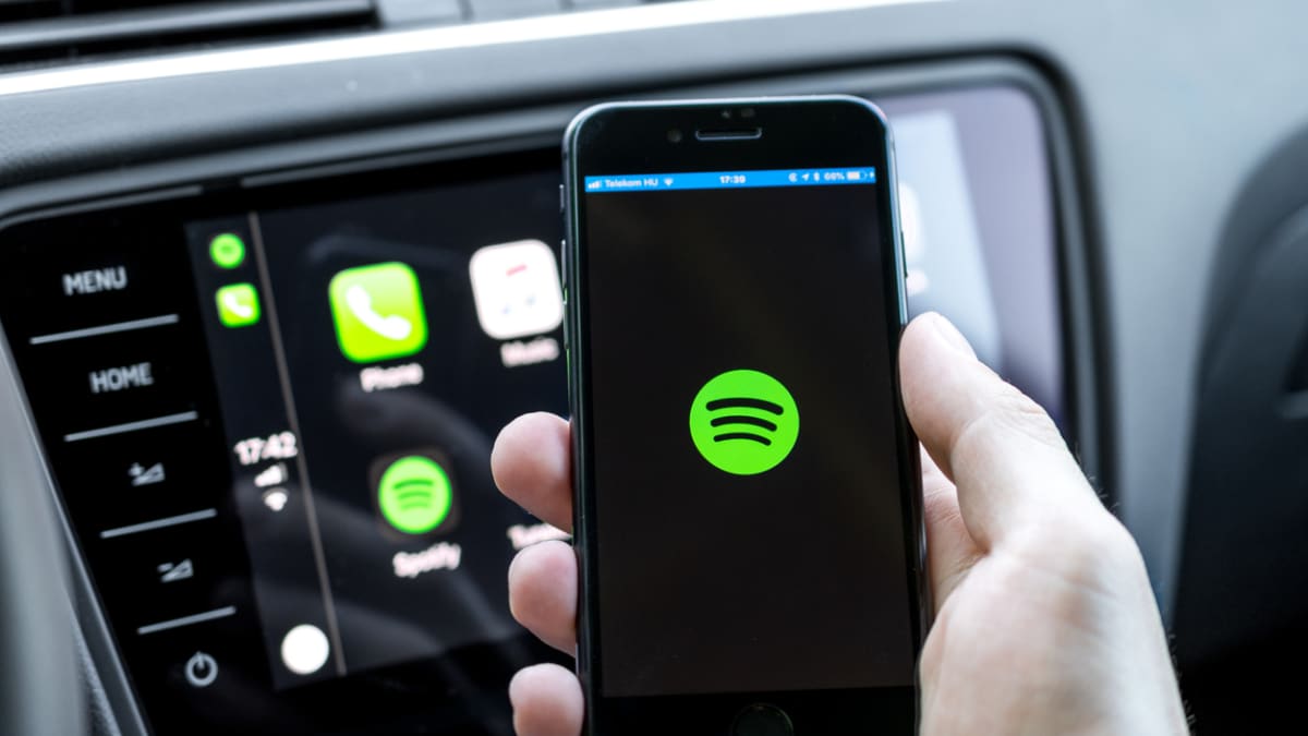 Nová funkce Spotify se bude hodit třeba za volantem, kde nechcete pořád řešit přeskakování skladeb