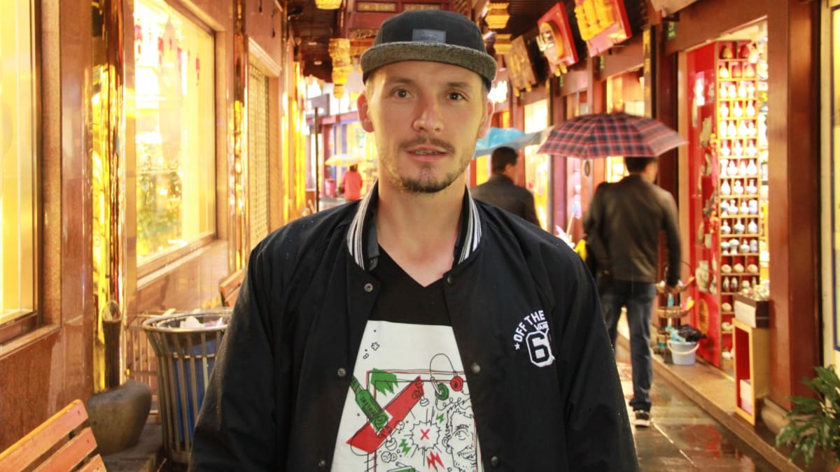 Tomáš Vintr ve starém měste v metropoli Šanghaj