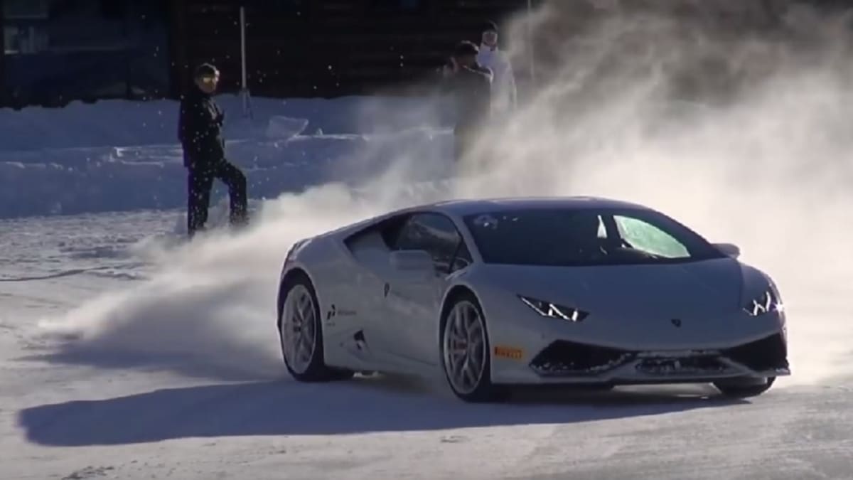 Lamborghini na sněhu