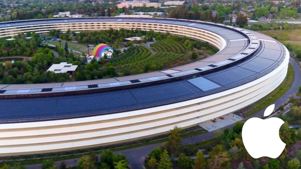 Přelet nad novým sídlem firmy Apple