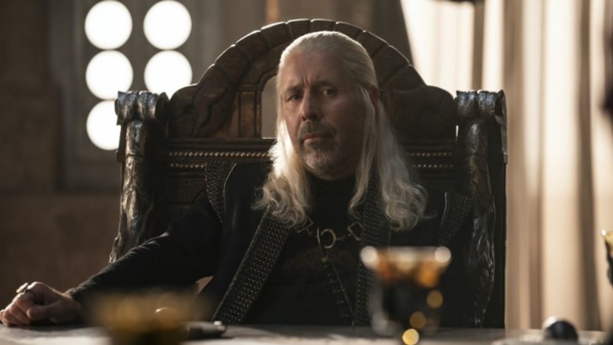 Paddy Considine jako král Viserys Targaryen