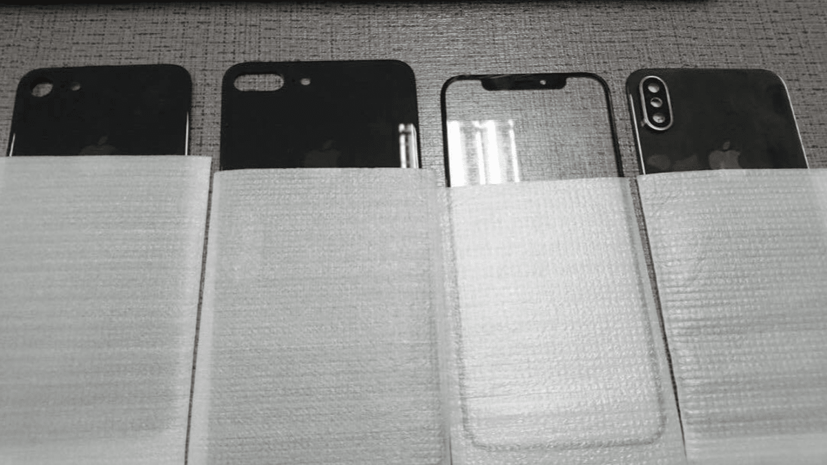 Srovnání iPhonu 8 a obou současných iPhonů