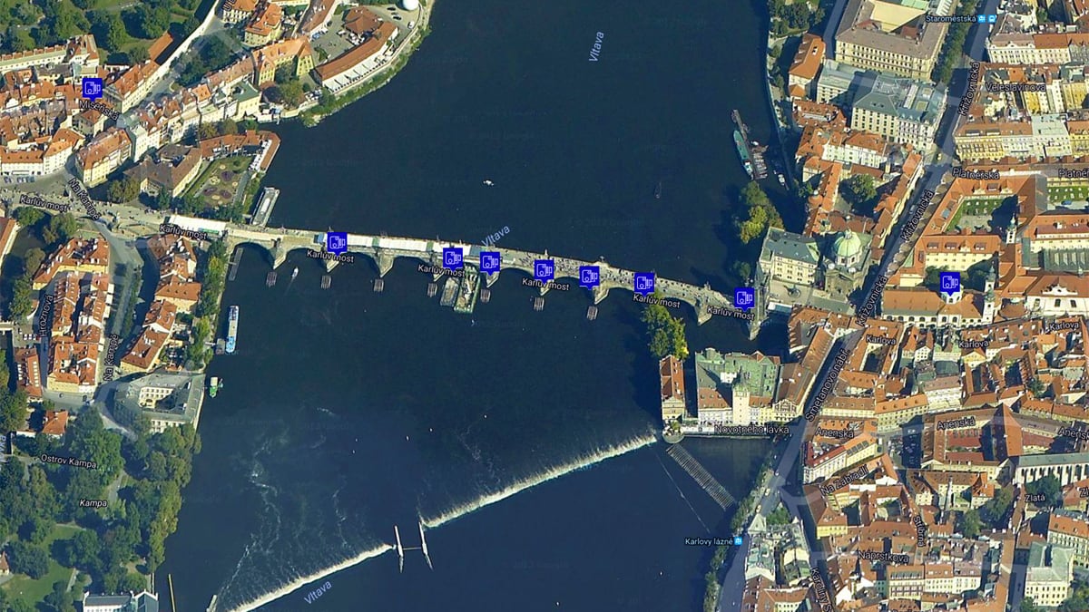 Dočkáme se měření rychlosti na Karlově mostě?