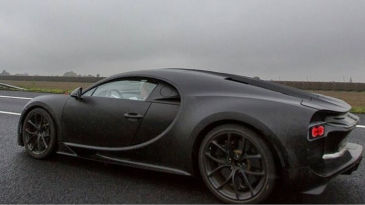Nástupce Veyronu vyjel mezi smrtelníky