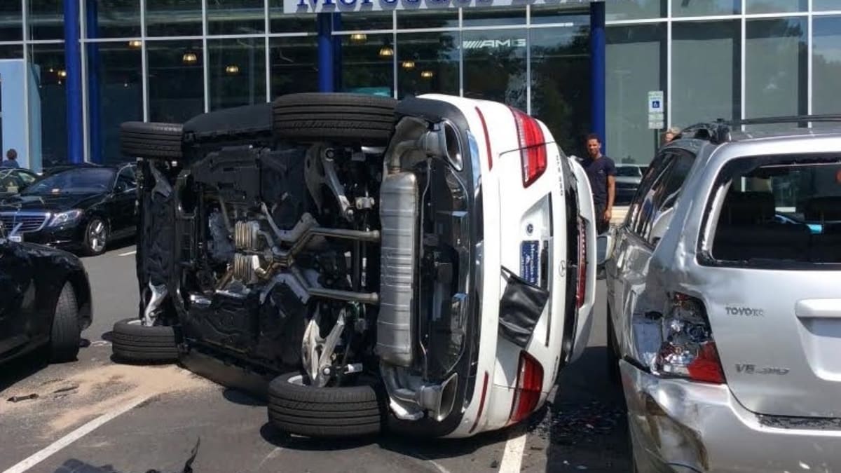 Nehoda Mercedesu