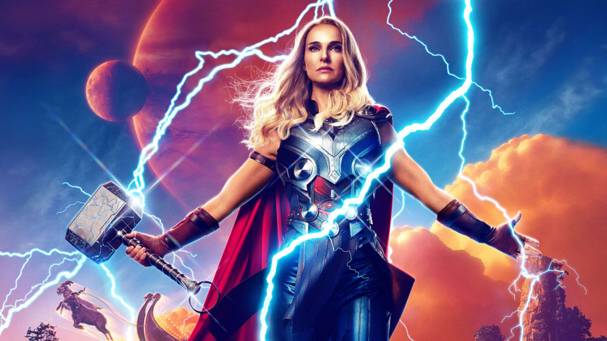 Natalie Portman jako Mocný Thor ve filmu Thor: Láska jako hrom