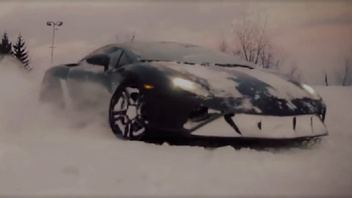 Lamborghini Gallardo na sněhu