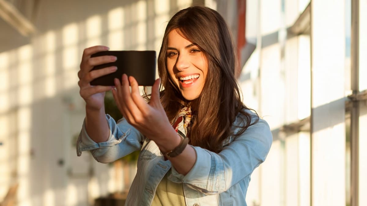 DxOMark začíná měřit selfie foťáky u mobilů