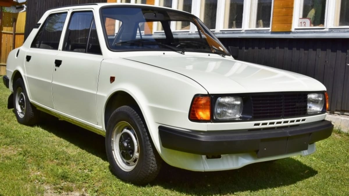 Nejetá Škoda 105 je na prodej