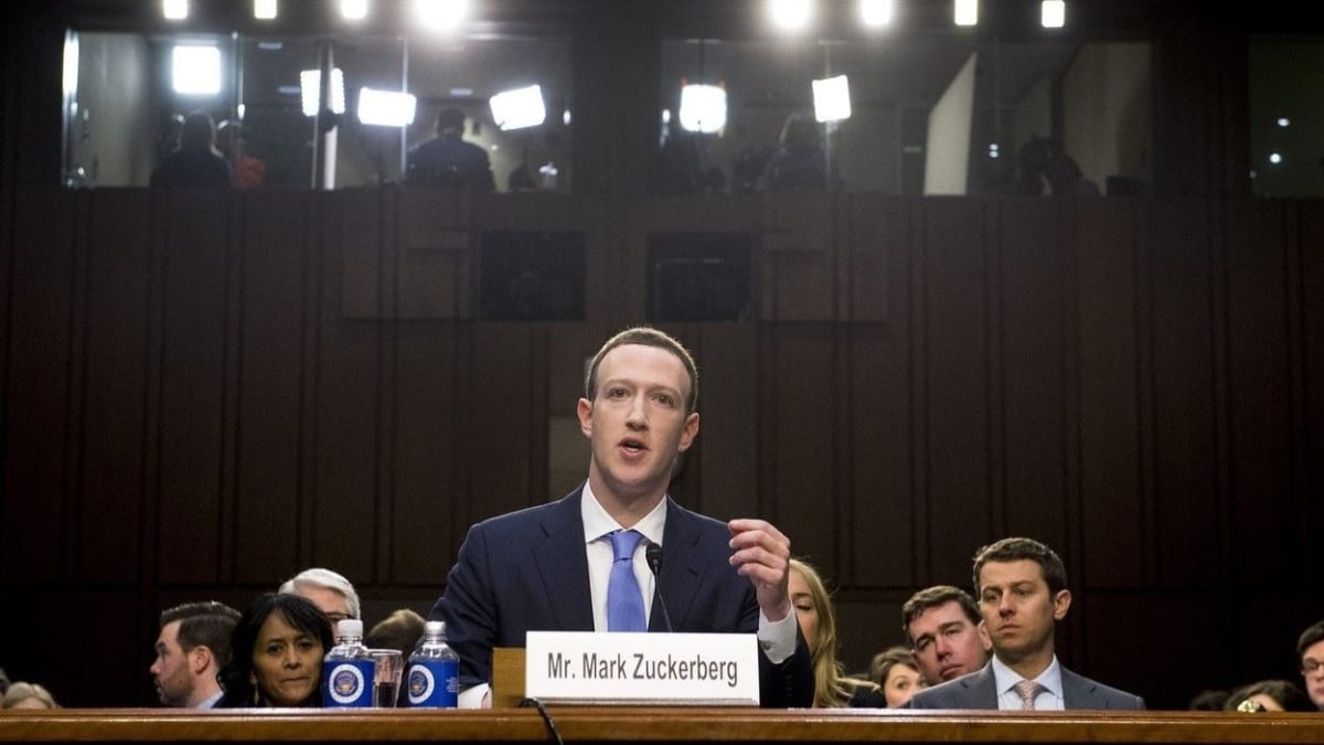 Zuckerberg před americkými senátory