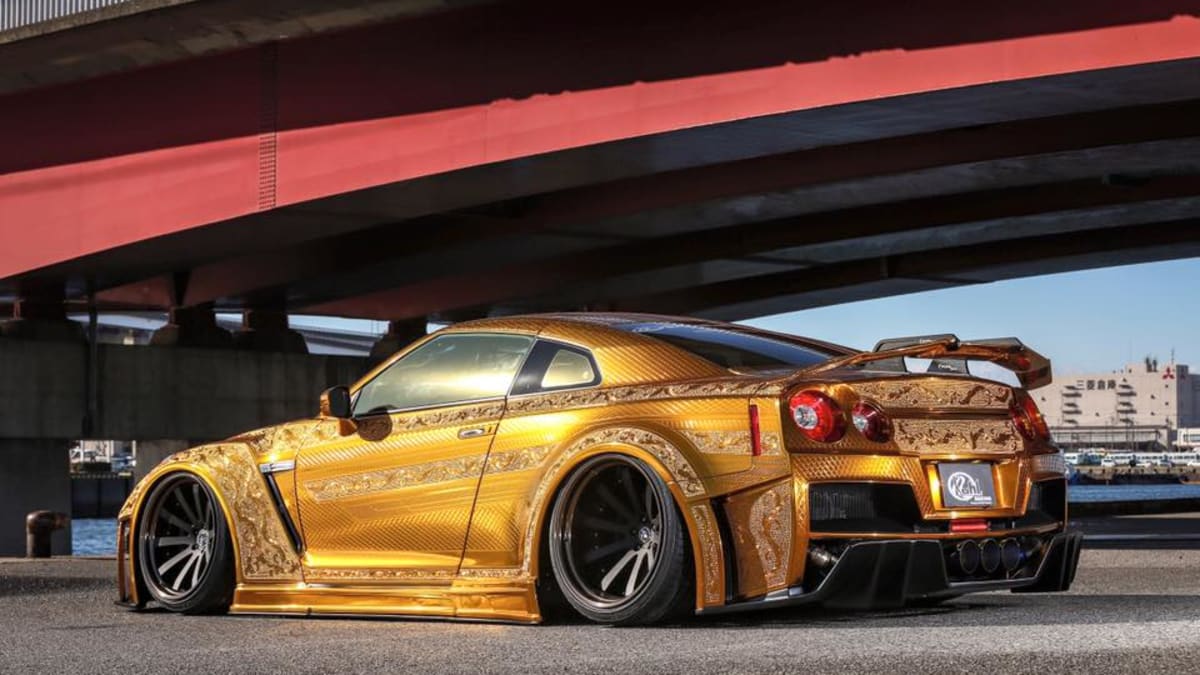 Zlatý Nissan GT-R je neskutečný pojízdný šperk