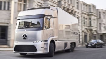 Mercedes začne s výrobou elektrických náklaďáků ještě letos