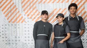 McDonalds zavádí nové šedo-šedé uniformy...