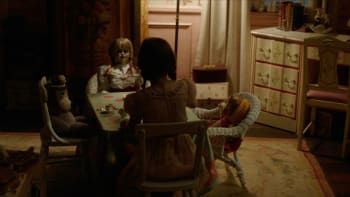První trailer k děsivému spin-offu hororu Annabelle je tady! Konečně se dozvíme, jak panenka vznikla!