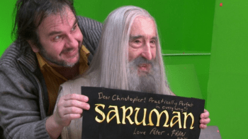 VIDEO: Borec! Sledujte 92letého Christophera Lee, jak natáčí poslední scénu jako Saruman