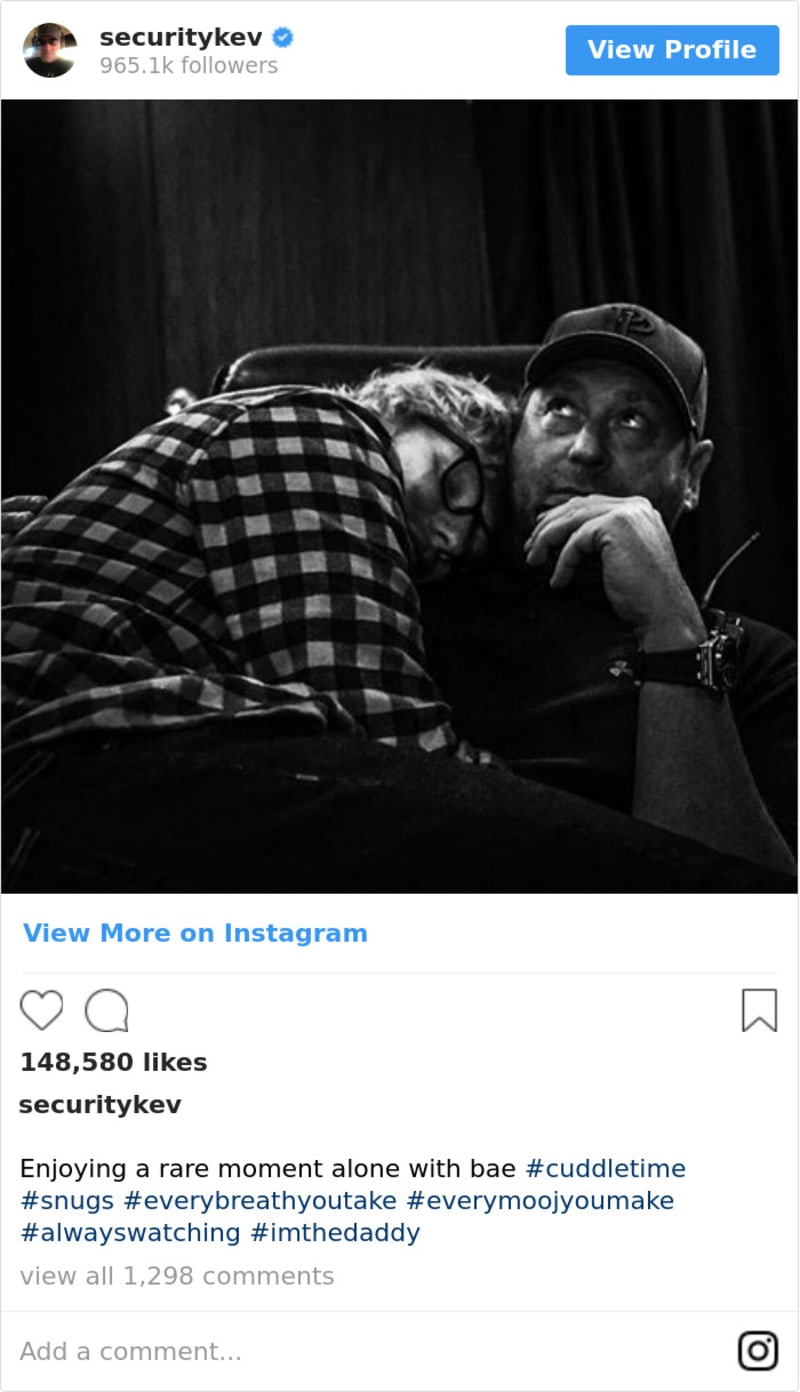 Sekuriťák Eda Sheerana má skvělý Instagram 9