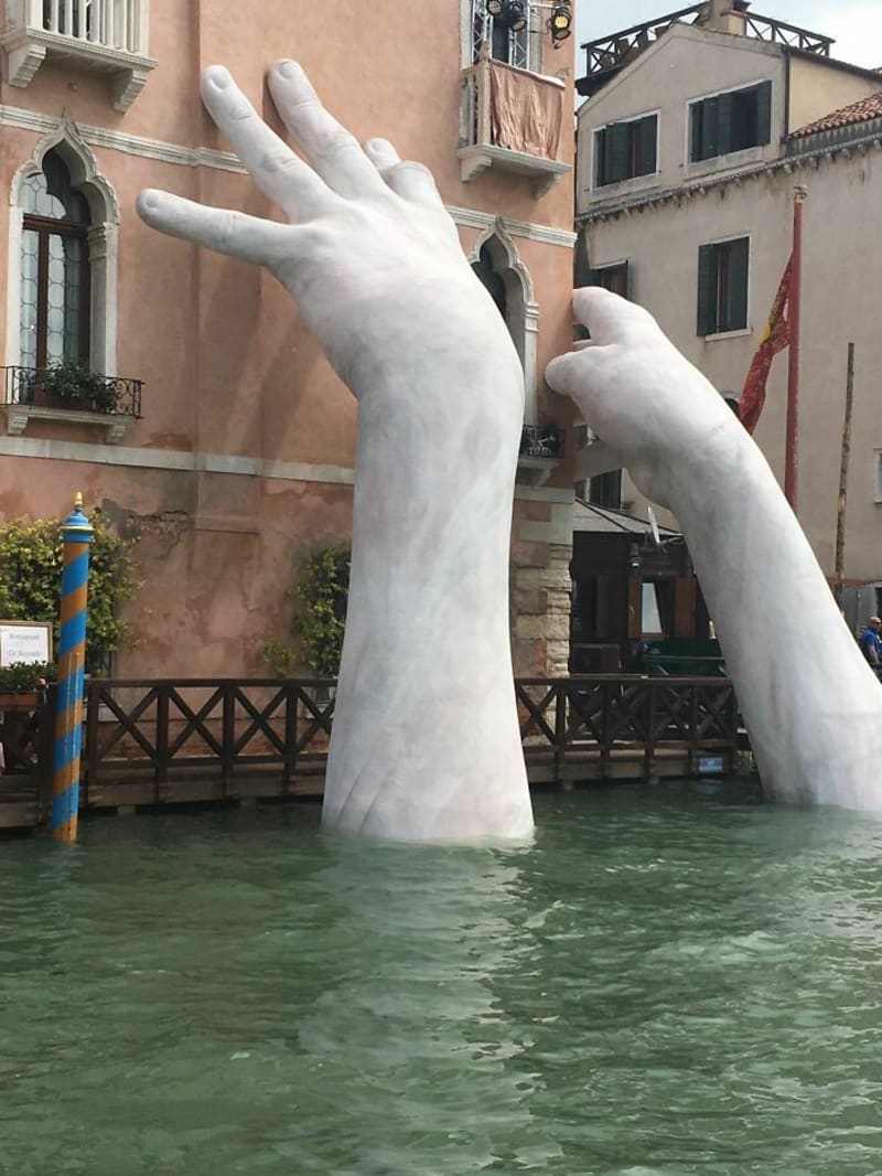 Ruce obra v italských Benátkách
