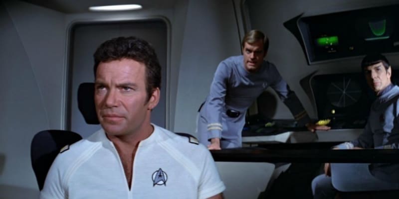 5) Star Trek: Planet of the Titans - Tento film byl zrušen proto, že studio nerozumělo síle daného žánru. Jo, obávali se totiž, že na světě není dost fanoušků sci-fi, kteří by ve stejném roce šli do kina na Star Wars i na Star Trek.