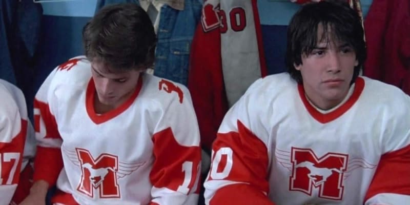 7) Keanu Reeves jako hokejista ve filmu Youngblood (1986)