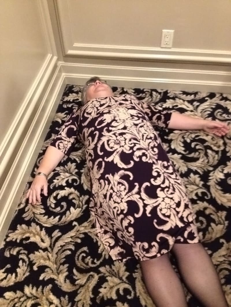 Babička nebo koberec?