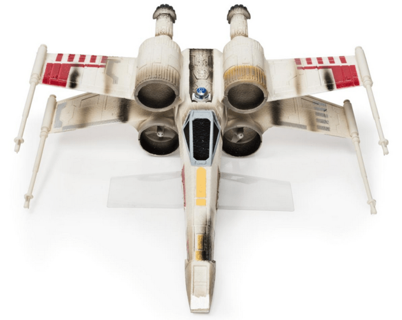 X-Wing na dálkové ovládání - je vyroben z odolné pěny, aby vydržel i manévry méně zkušených pilotů