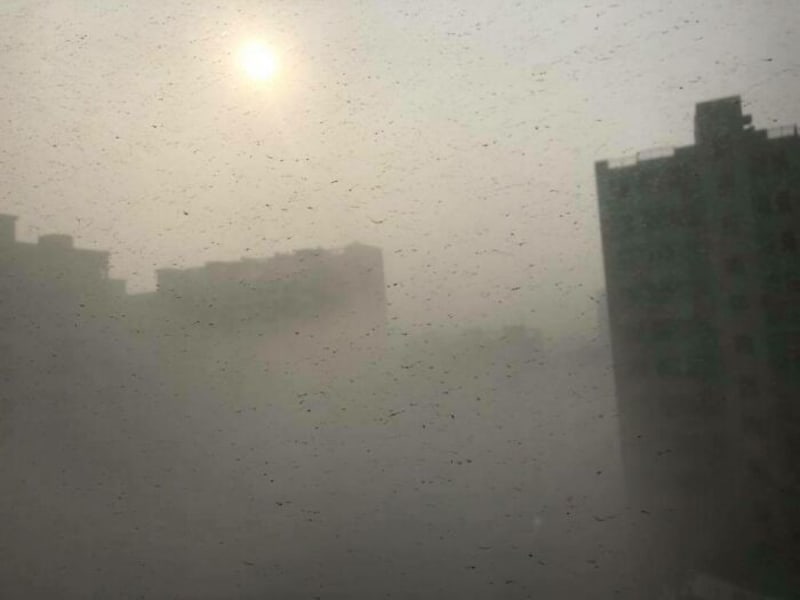 Pohled z okna v čínském uhelném městě Tchang-šan