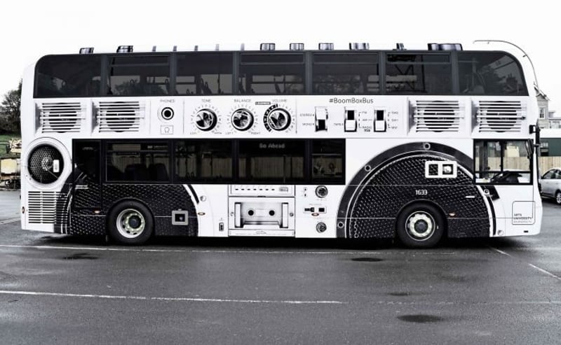 Umělecká univerzita Bournemouth: boombox bus