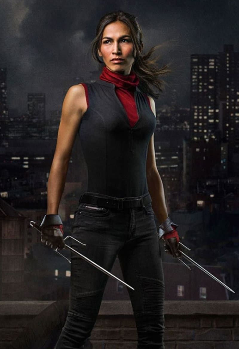 Elektra ze seriálu Daredevil (Élodie Yung)